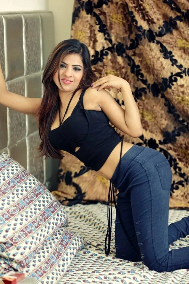 Nomi Call Girls in Karachi – Pakistani escort in Karāchi — 4 / 5