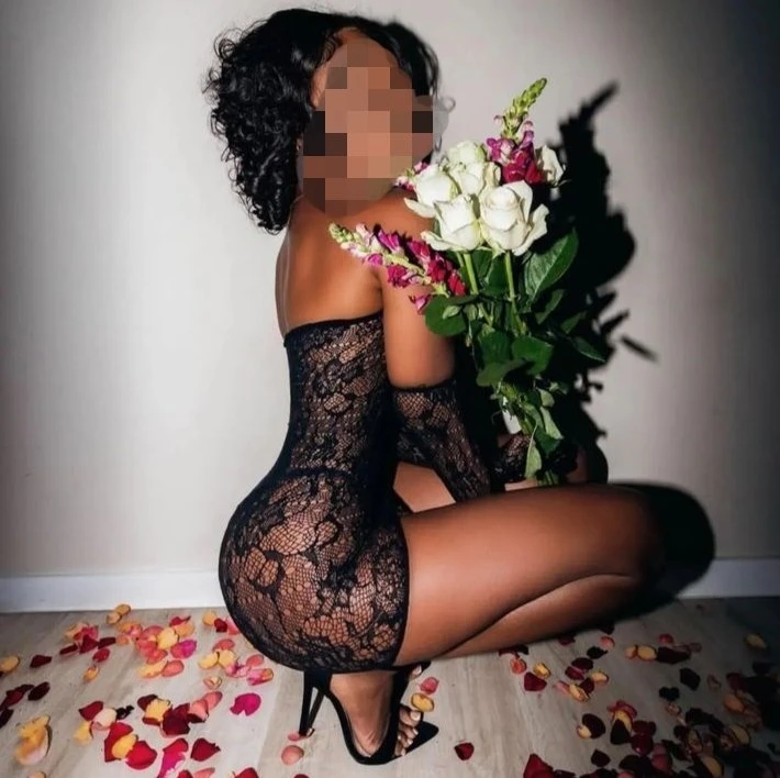 Sly – Namibian escort in Hyderabad — 3 / 4