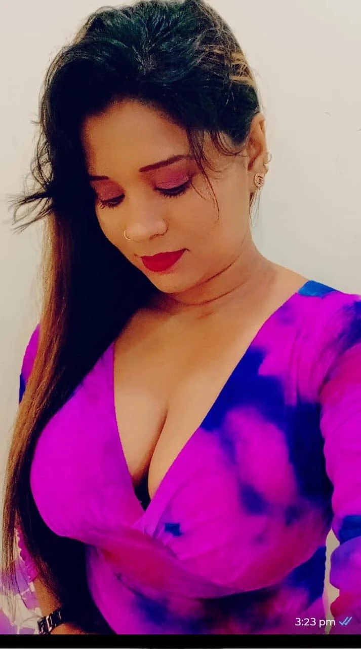 Pooja Khan – Indian escort in Visakhapatnam — 3 / 4