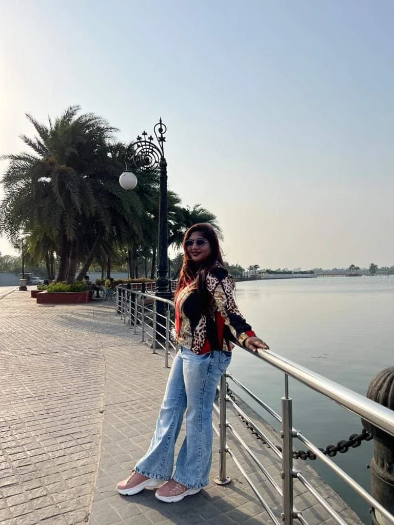 Neha Independent Escort Service – Indian escort in Kolkata — 19 / 24