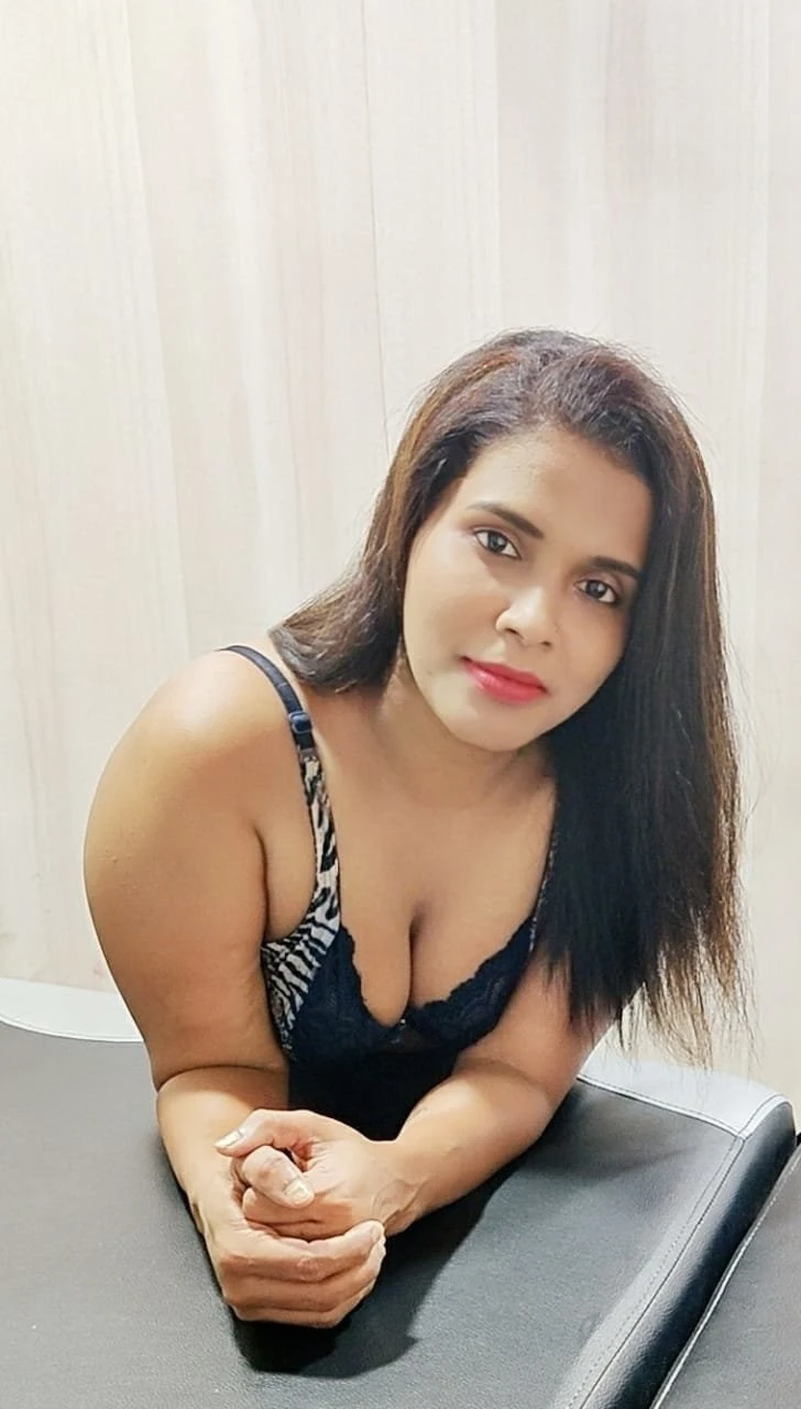 Pooja – Indian escort in Mumbai — 3 / 4
