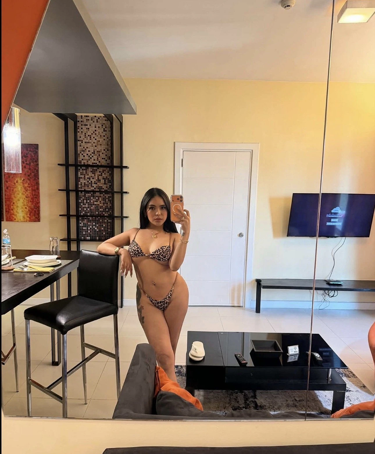 Verary – Filipino escort in Montenegro — 4 / 5