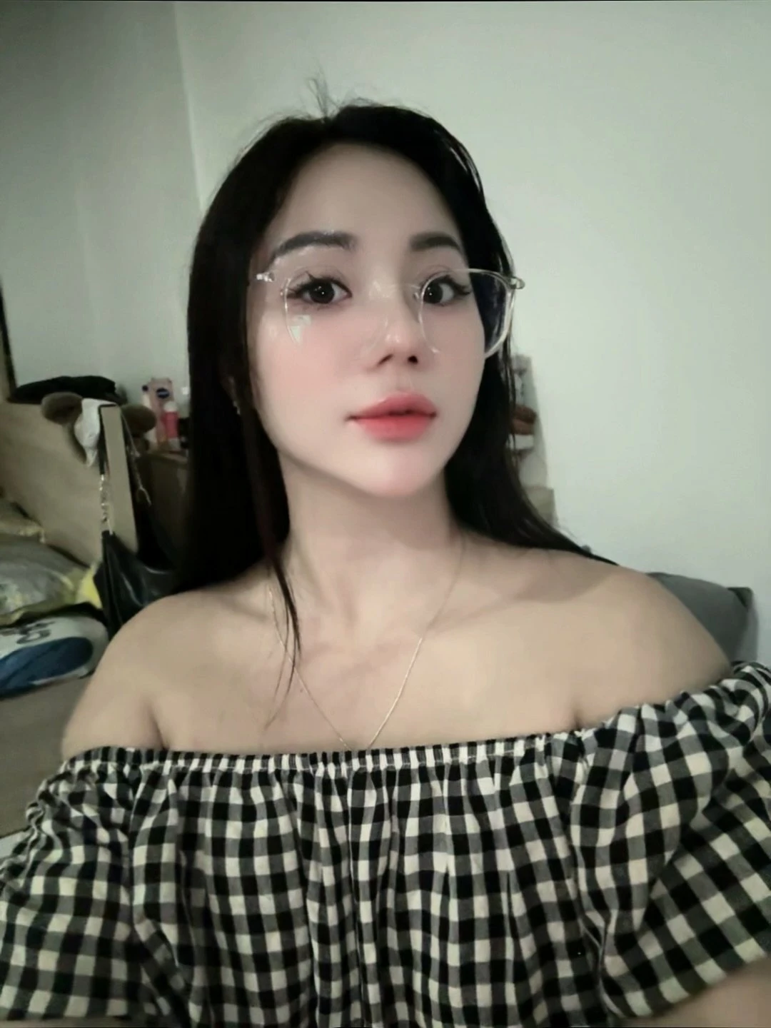 Tina – Vietnamese escort in Hanoi — 2 / 6