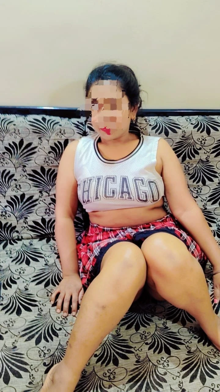 Squiting Queen Ekta – Indian escort in New Delhi — 4 / 6