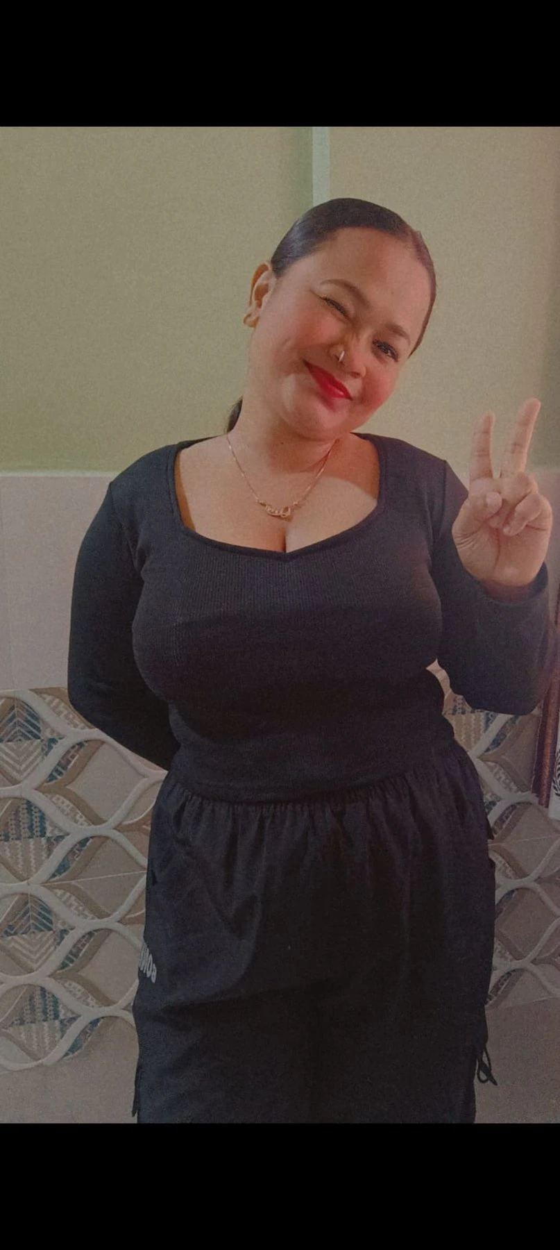 Riya Sharma – Indian escort in Mumbai — 2 / 4