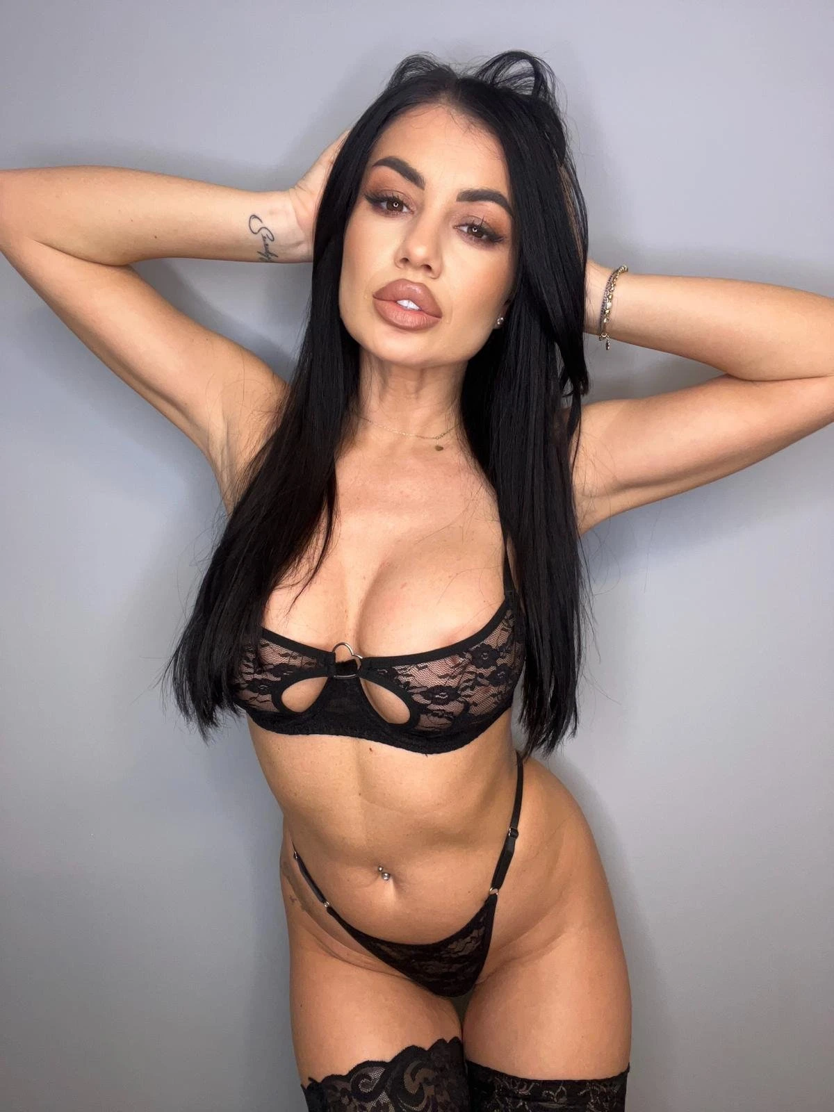 Layla Jameson Horny pussy – Romanian escort in Hyderabad — 13 / 14