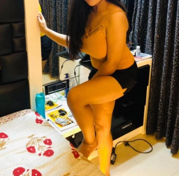 Maneesha – Sri Lankan escort in Colombo — 2 / 4