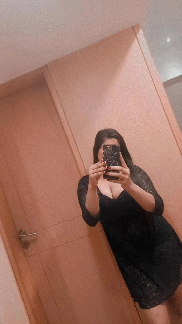 Rashmika – Indian escort in Mumbai — 3 / 6