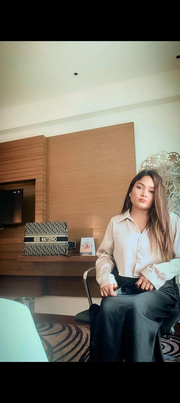 Riya Sharma – Indian escort in Hyderabad — 2 / 3