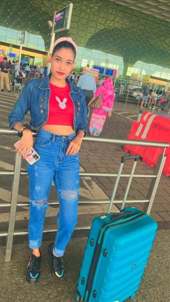 Saniya Mishra Vip Service Available – Indian escort in Hyderabad — 2 / 4