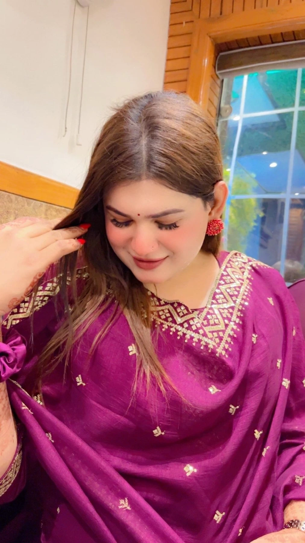Sensational Soniya – Indian escort in Hyderabad — 18 / 20