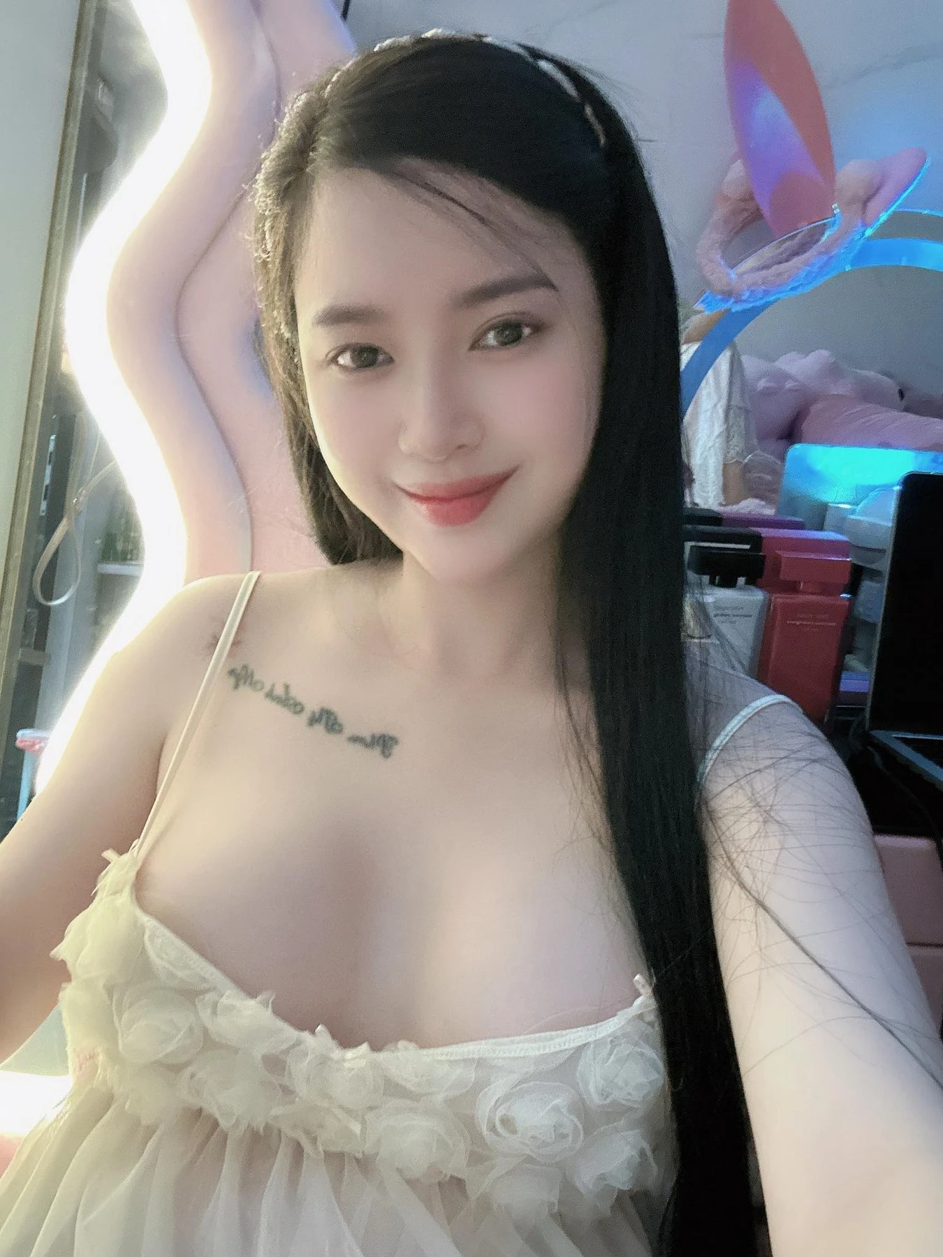 Linh Phạm – Vietnamese escort in Da Nang, Escort, Da Nang