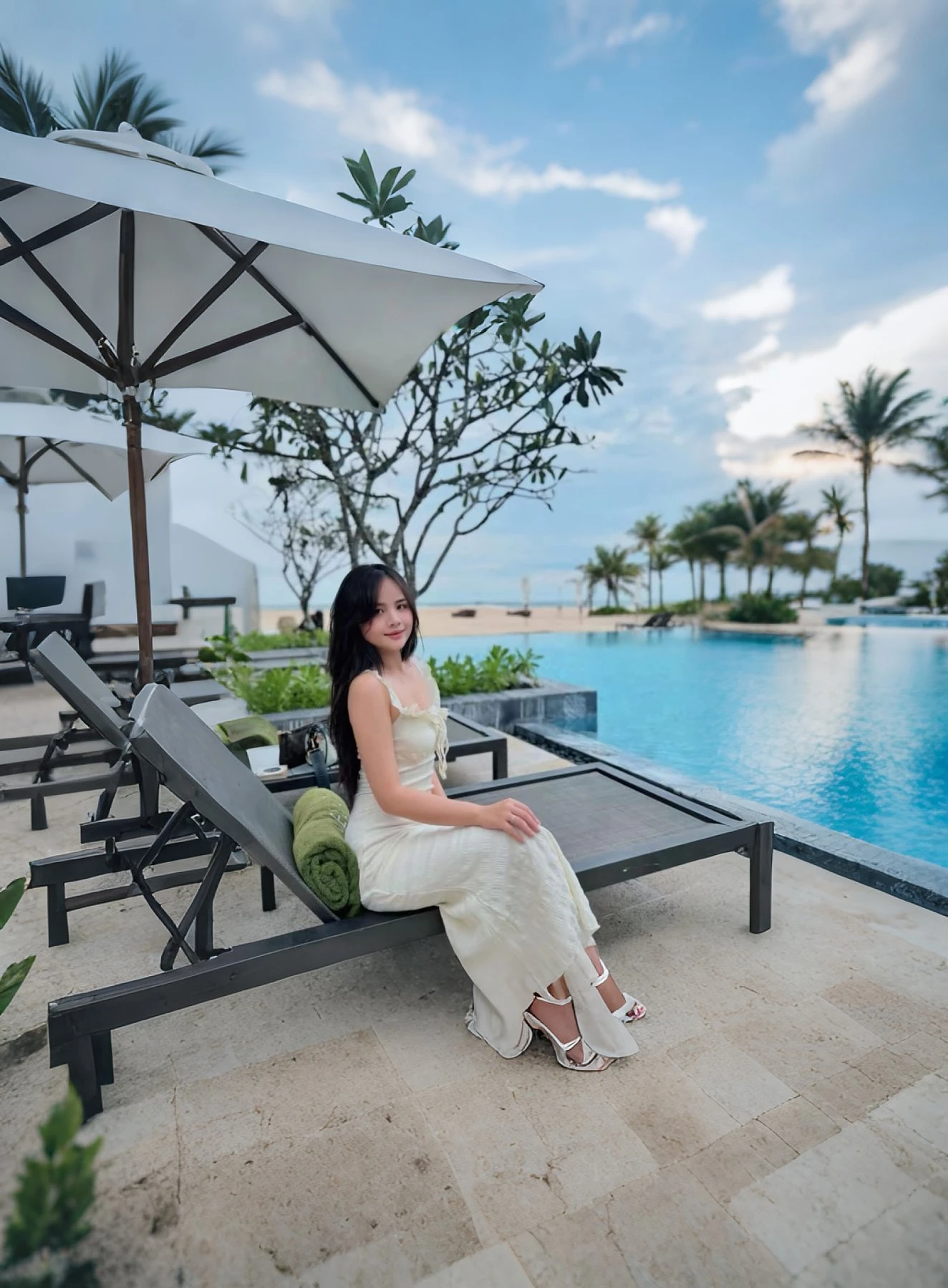 Elly – Filipino escort in Ho Chi Minh City — 8 / 20