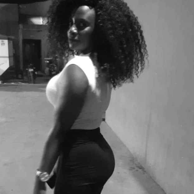 Gift D video call and BDSM – Kenyan escort in Hyderabad — 2 / 5