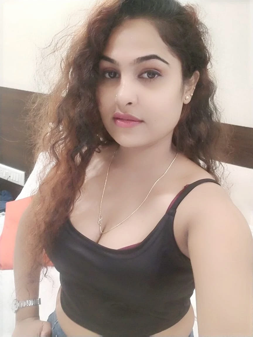 CAM SHOW And Real Meet (GFE & PSE) – Indian escort in Mumbai — 1 / 2