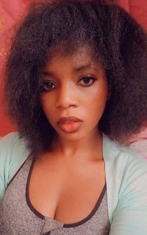 Sarna – South African masseuse in Mauritius — 1 / 4