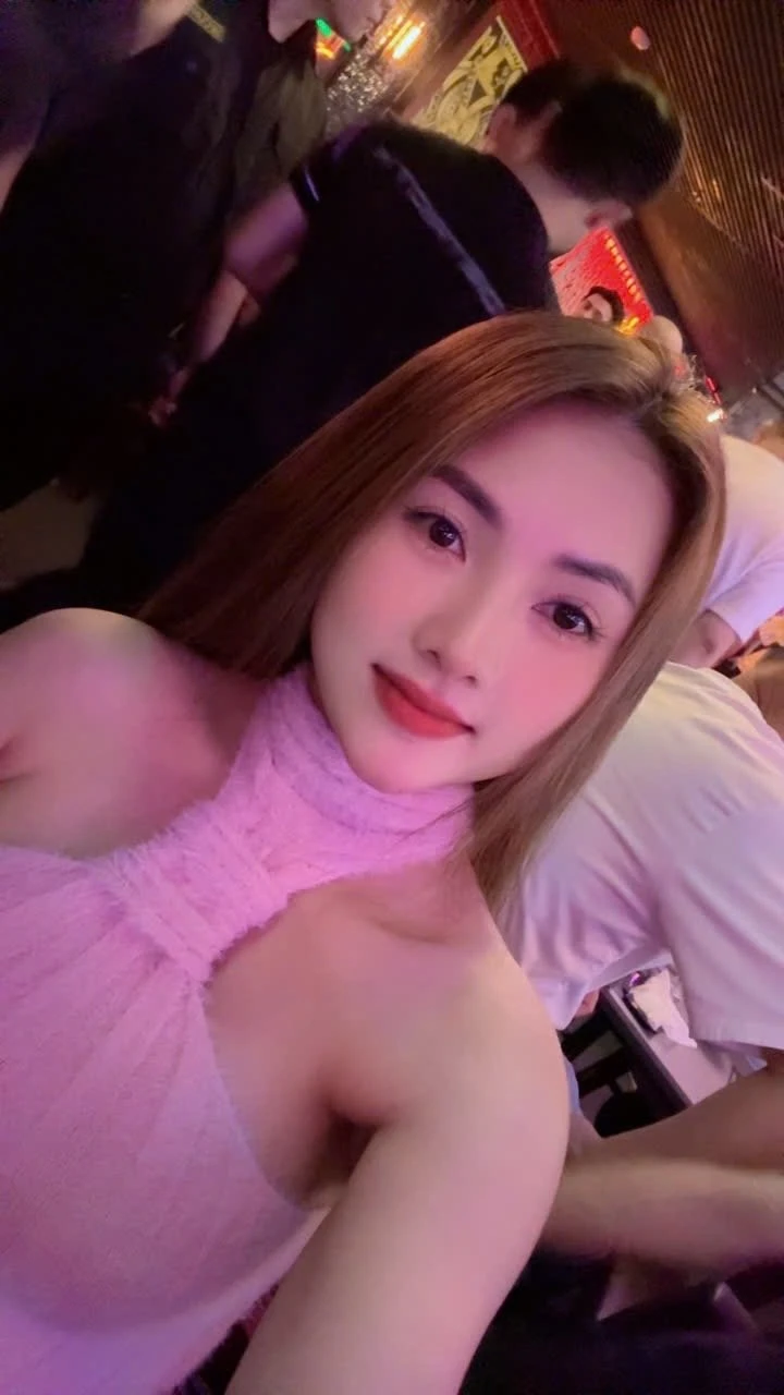 Thánh lễ – Vietnamese escort in Ho Chi Minh City — 4 / 8