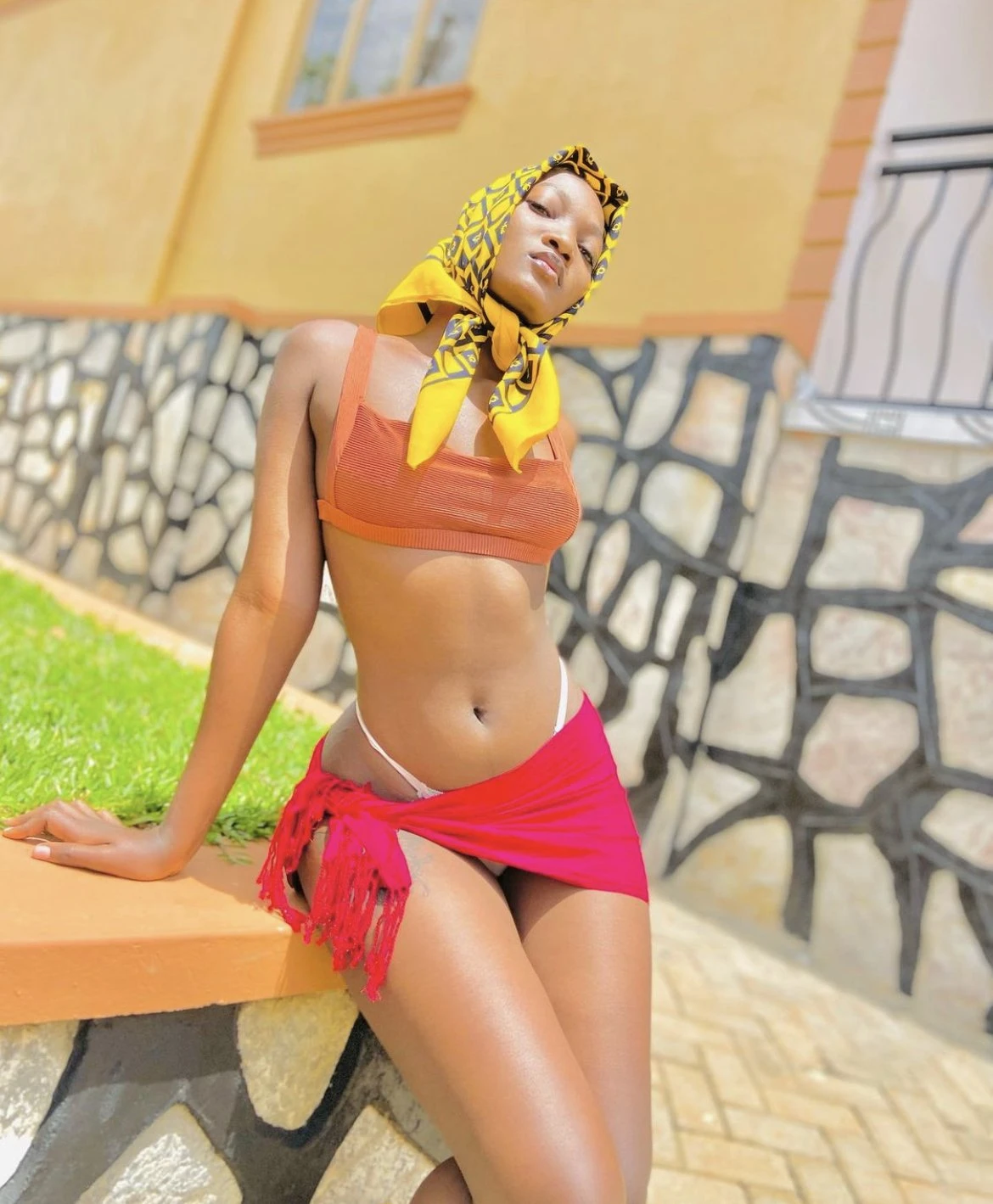 Vee – Ugandan escort in Kampala — 3 / 6