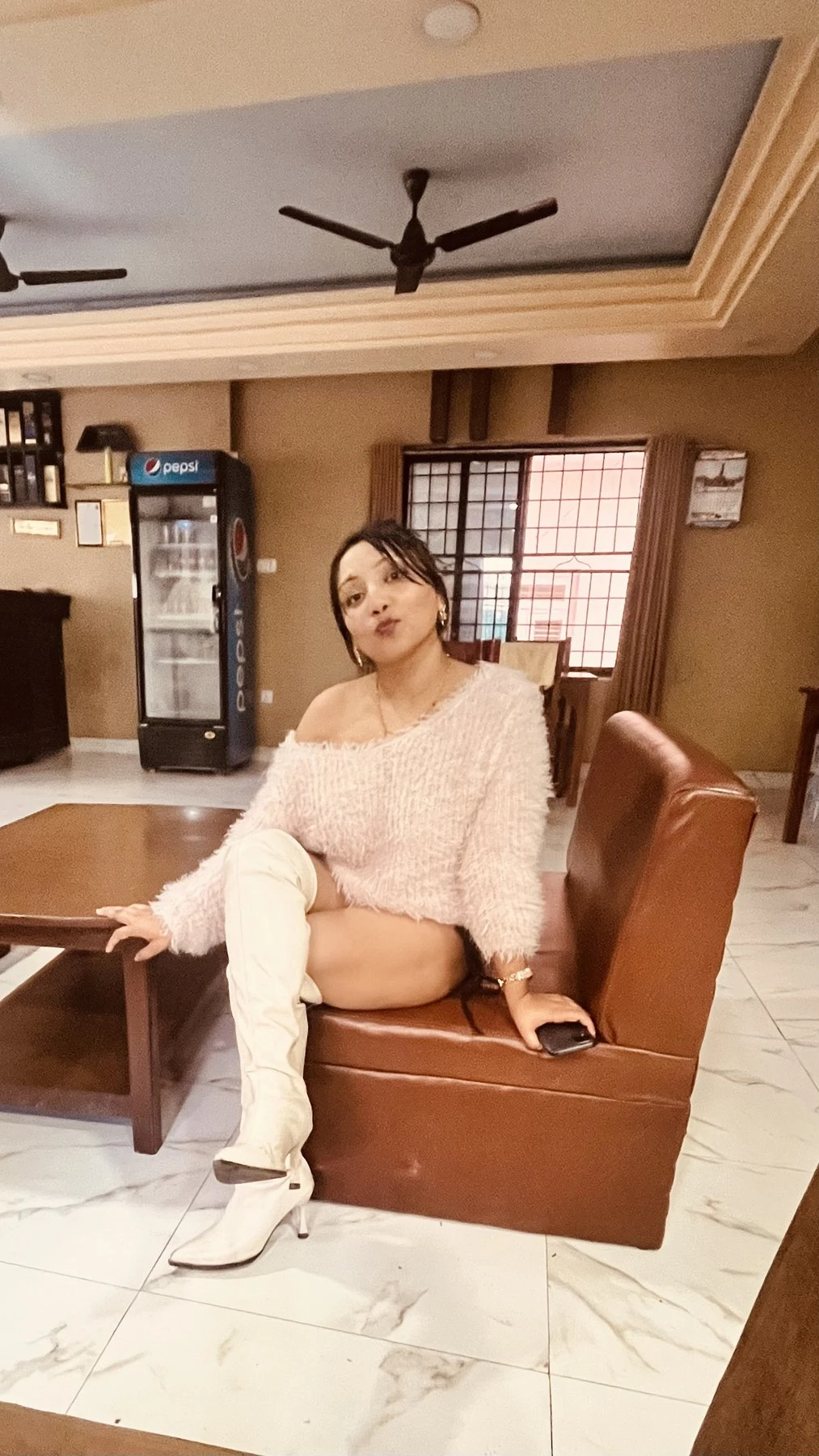Nisha – Nepalese escort in Kathmandu — 2 / 3
