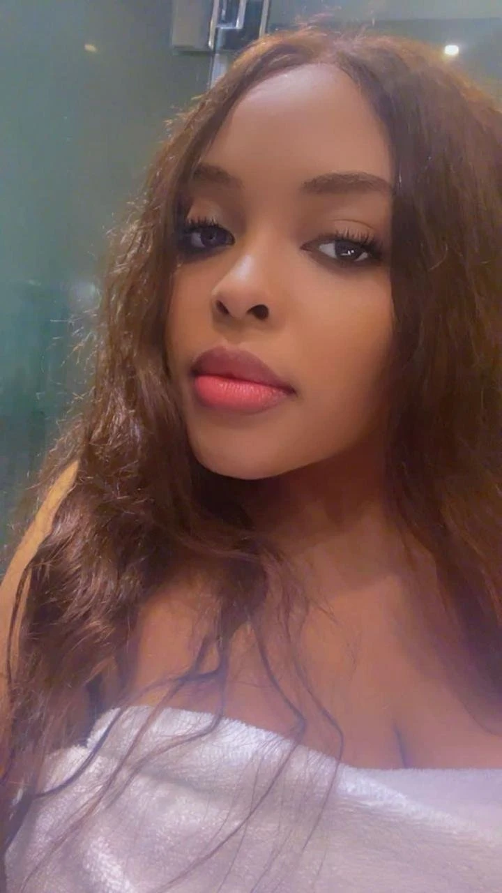 Dimple – Saint Lucian escort in Hyderabad — 3 / 6