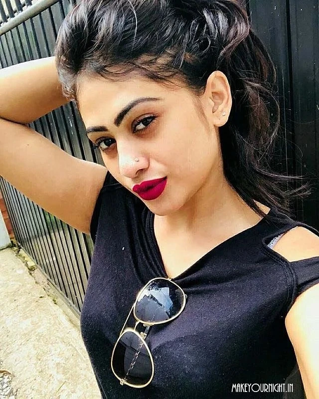 9717//9396//14 – Indian escort in New Delhi — 5 / 6