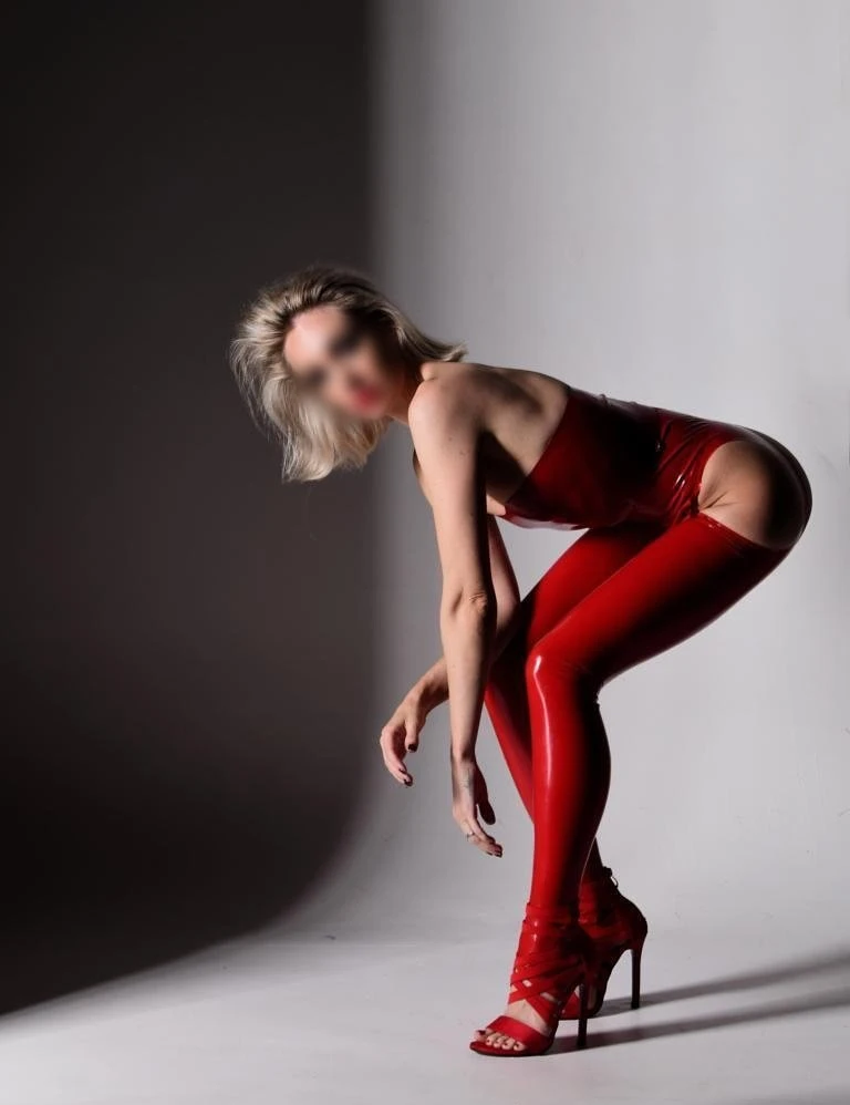 Clara – escort in Bucharest — 2 / 5