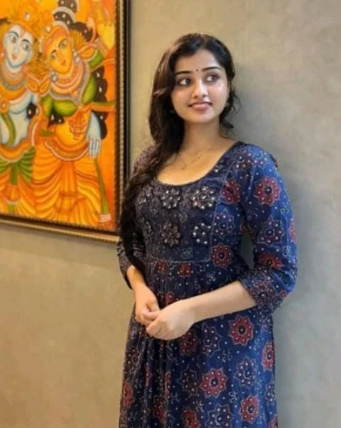 Riya Gupta – Indian escort in Kolkata — 3 / 4
