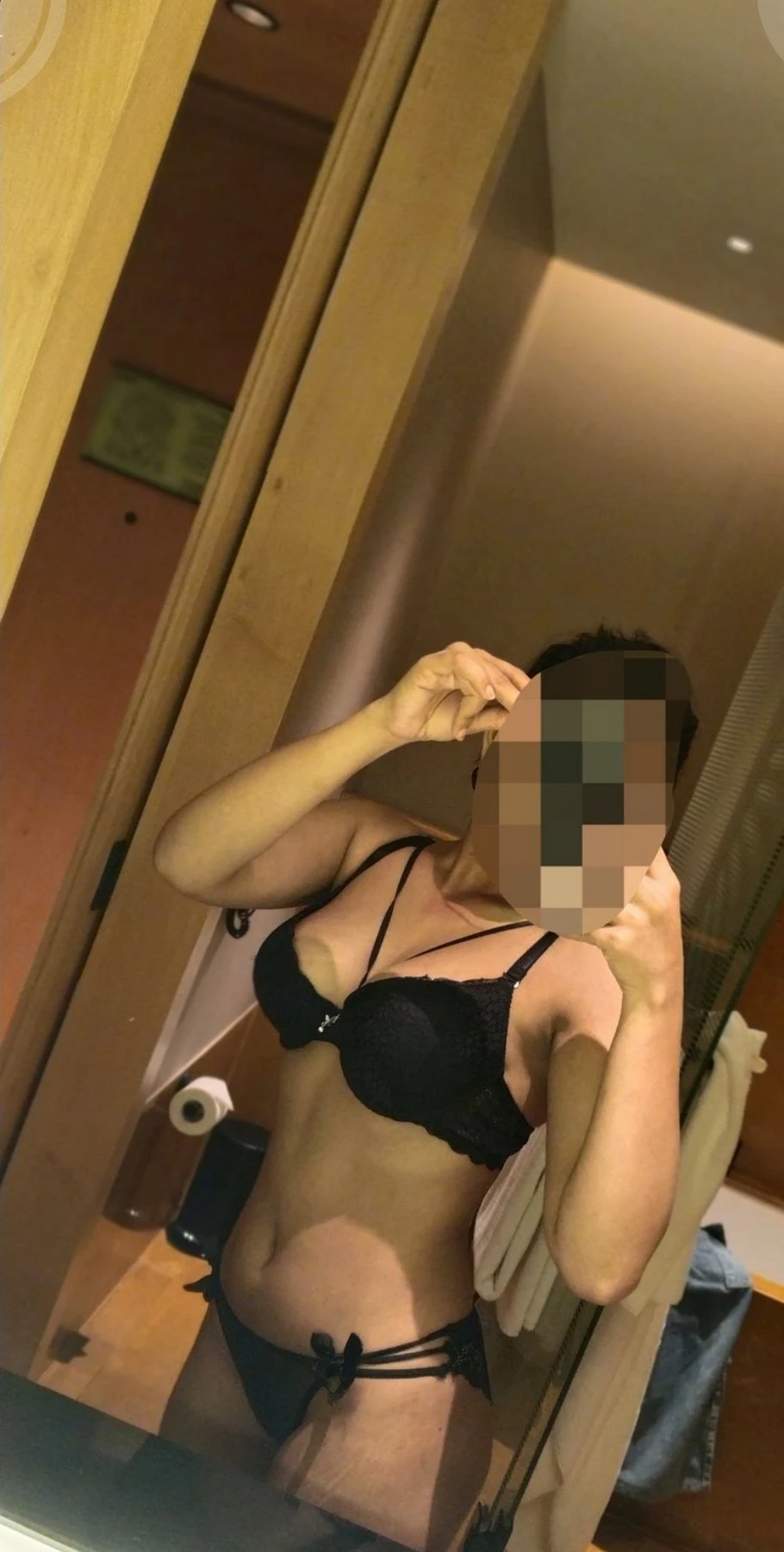 Anvi (Real Meet Cam Service) – Indian escort in Mumbai — 6 / 13