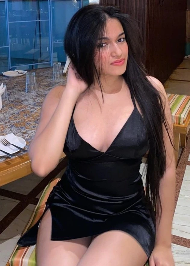 Taniya [( Cam Show & Real Meet )] – Indian escort in Mumbai — 4 / 5