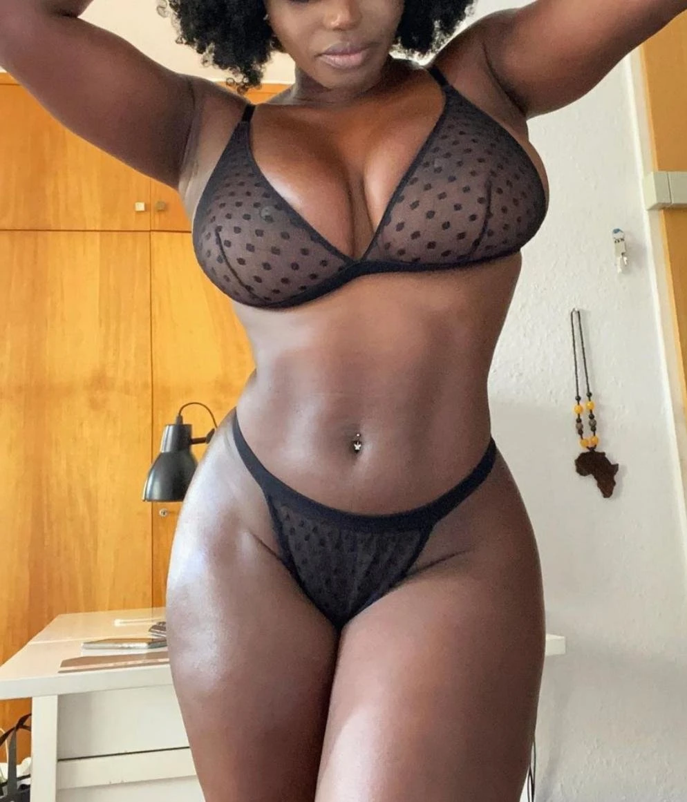 Shreya – Senegalese escort in Casablanca — 3 / 4