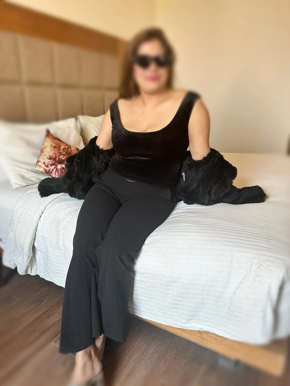 Saleena 7K Shot 20K Night – Indian escort in New Delhi — 3 / 4