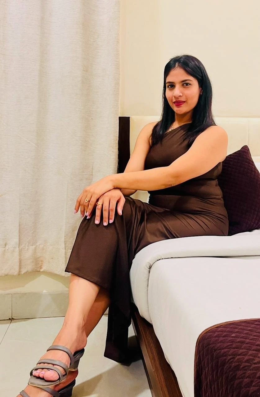 Divya – Indian escort in Chennai — 2 / 3