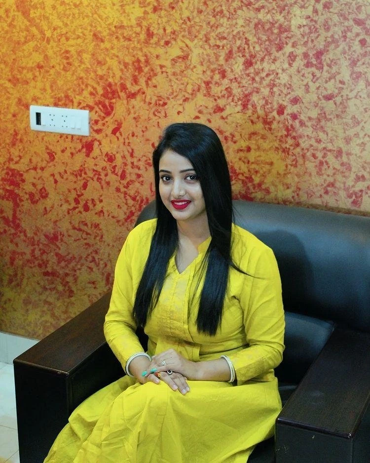 Sheetal – Indian escort in Pondicherry — 2 / 4