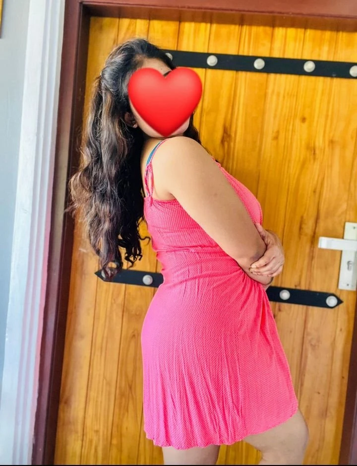 Liza – Sri Lankan escort in Colombo — 2 / 5
