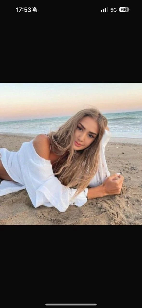 ERIKA RUSSIAN 🇷🇺 – Moldovan adult performer in Jaipur — 2 / 4