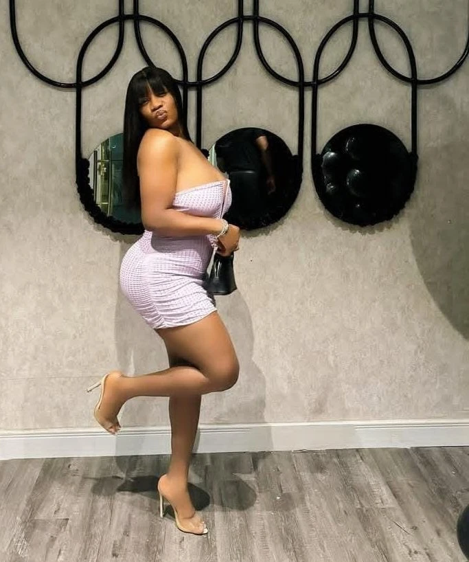 Carosexy – Ghanaian escort in Beirut — 3 / 4