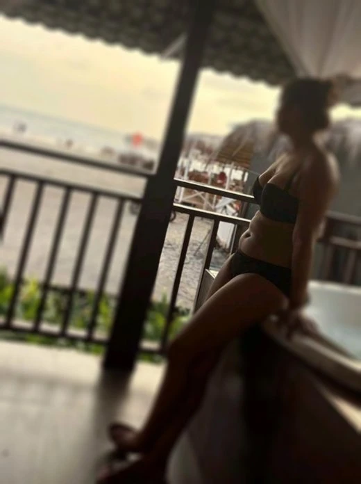 PUJA ,Ultimate pleasure Cam & meet – Indian escort in Kochi — 2 / 6