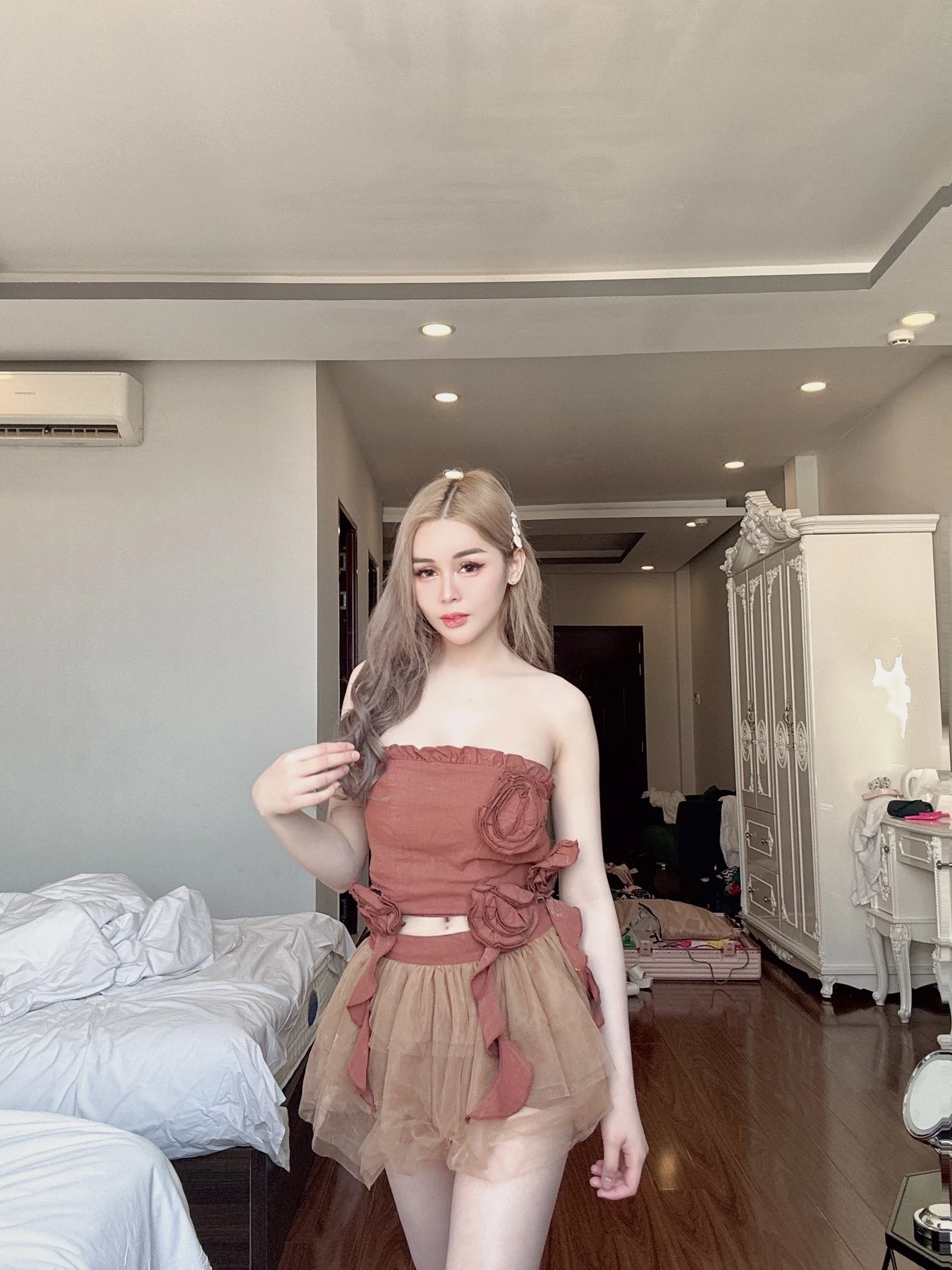 Emma – Filipino escort in New Delhi — 4 / 6