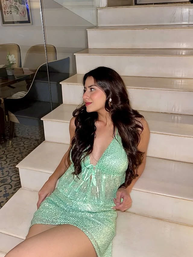 Divya – Indian escort in Pune — 6 / 7