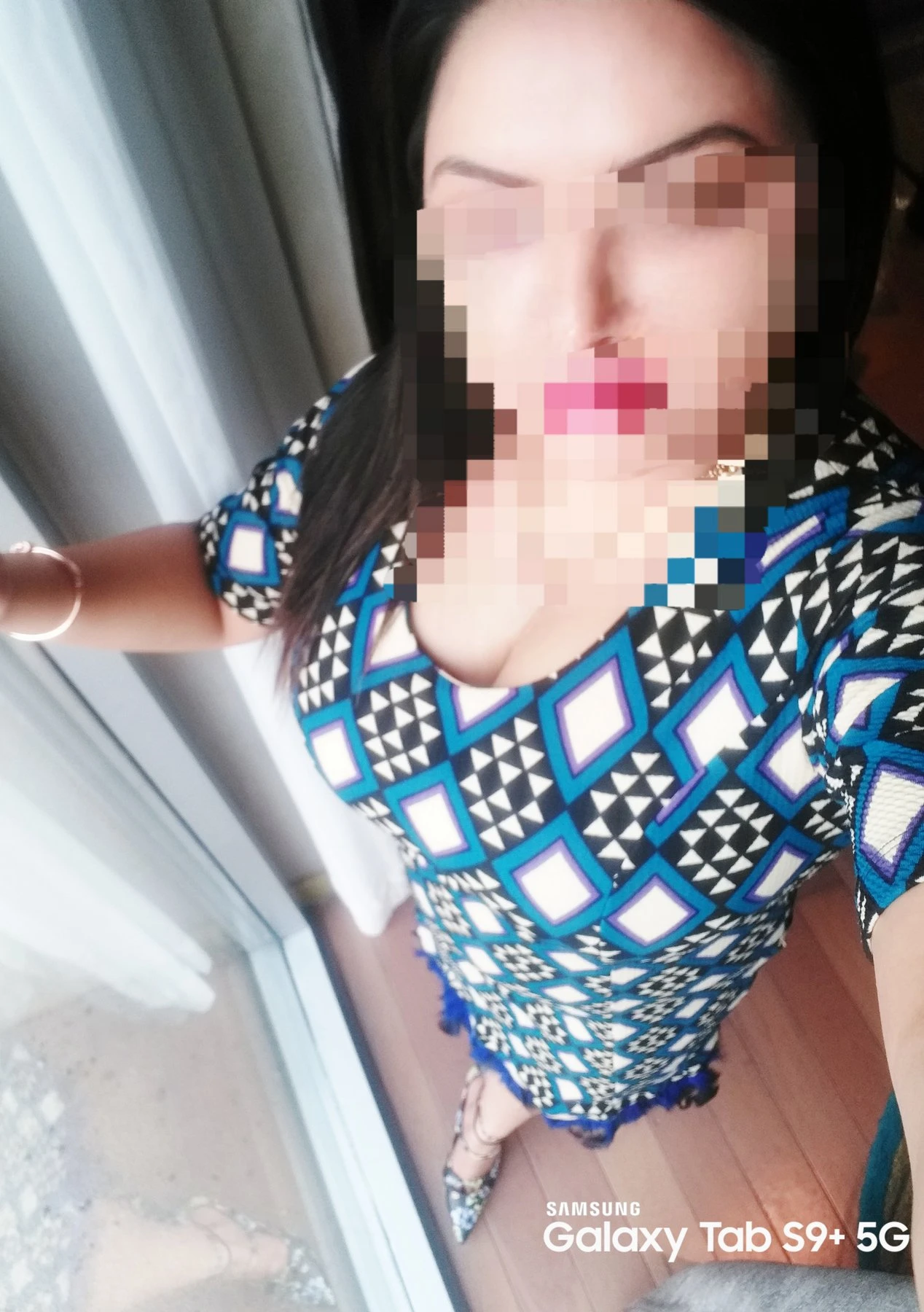Miss Aesha Sen – Indian escort in Kolkata — 1 / 3