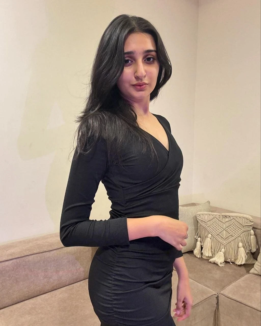 Nikita Doorstep Incall – Indian escort in Colombo — 3 / 4