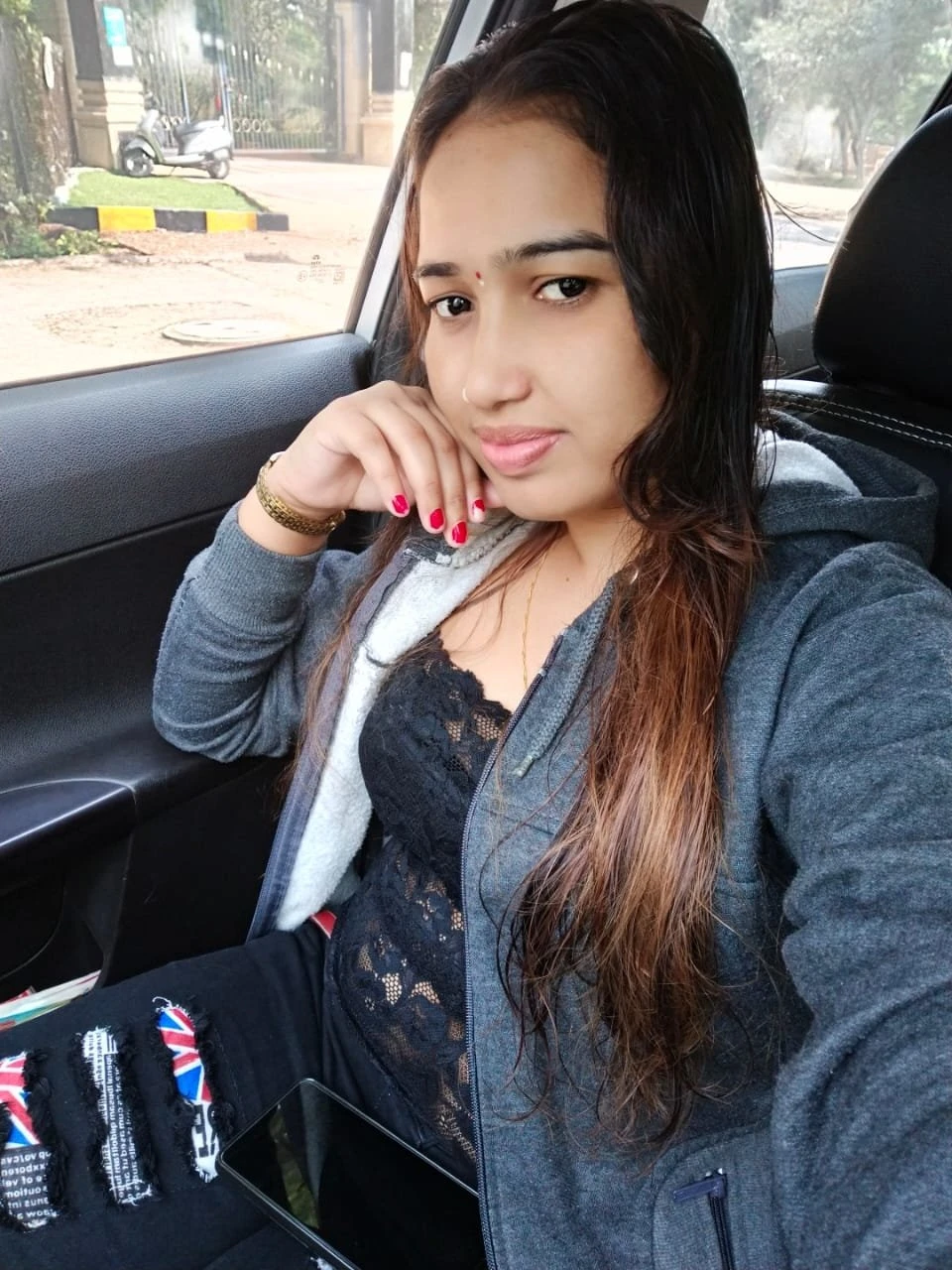 Ishika Patel – Indian escort in Navi Mumbai — 2 / 4