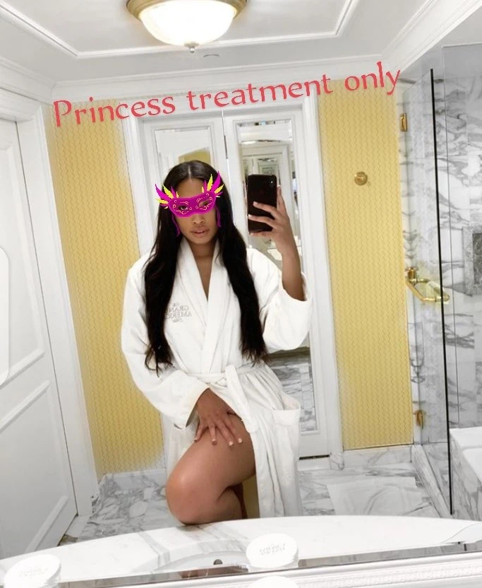 Baby – Dominican escort in Abidjan — 4 / 5