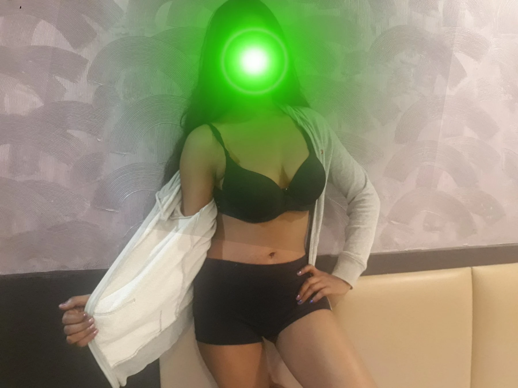 No advance Hand to Hand pay – Indian escort in Mumbai — 2 / 4