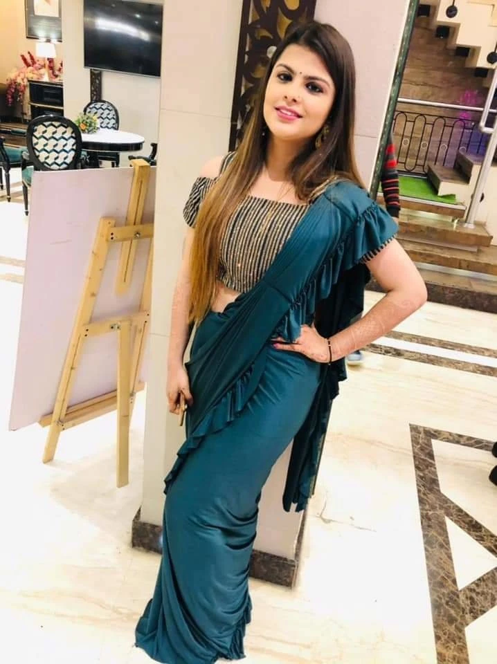Kajal Sharma – Indian escort in Mumbai — 2 / 9