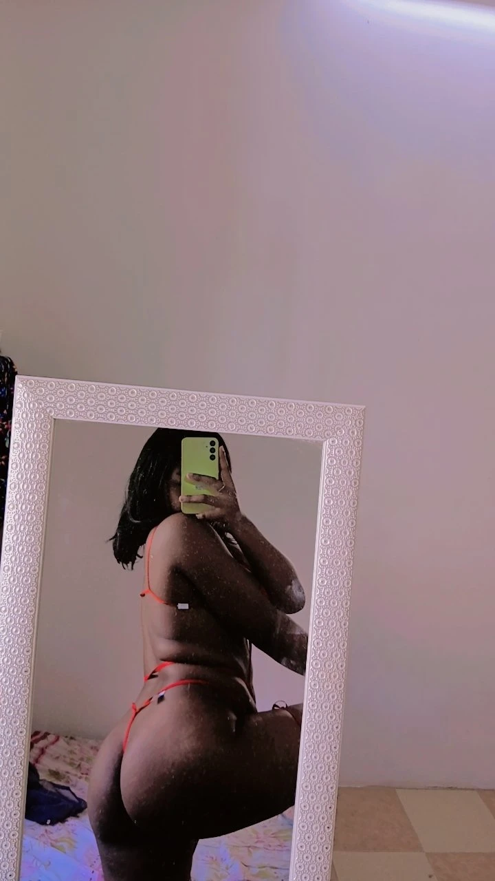Kassie – American escort in Mauritius — 9 / 11