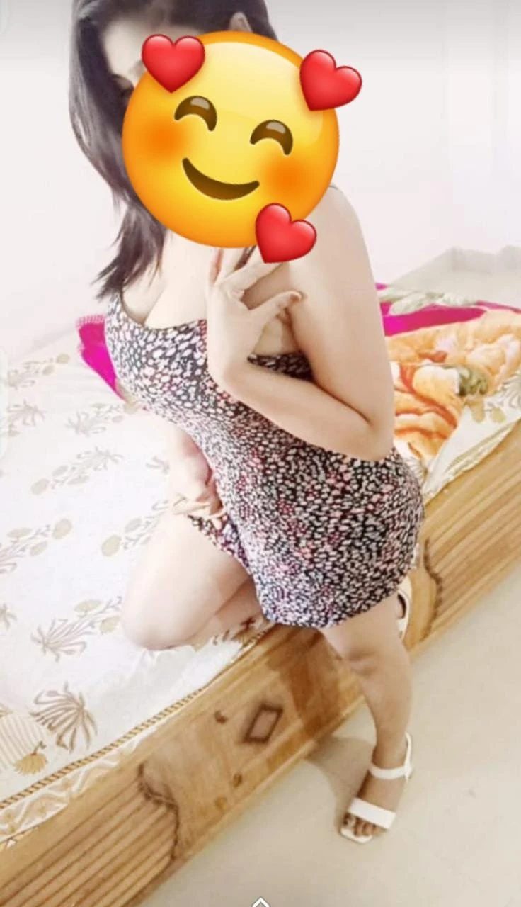 Priya – Indian escort in Bangalore — 3 / 6