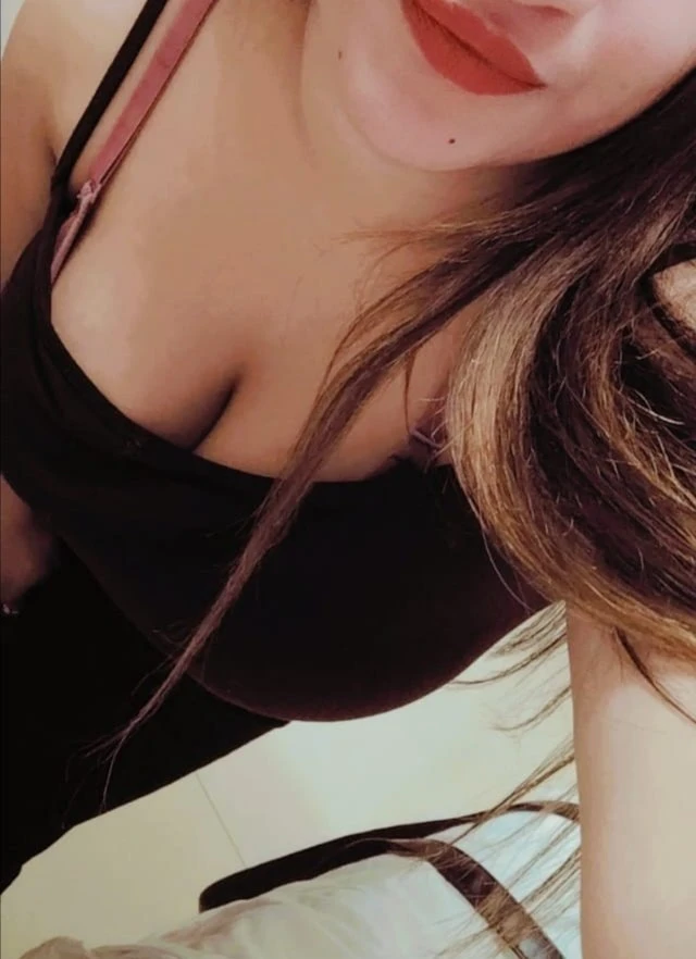 Eisha Private Girls Hotel & Home Service – Indian escort in Pune — 4 / 5