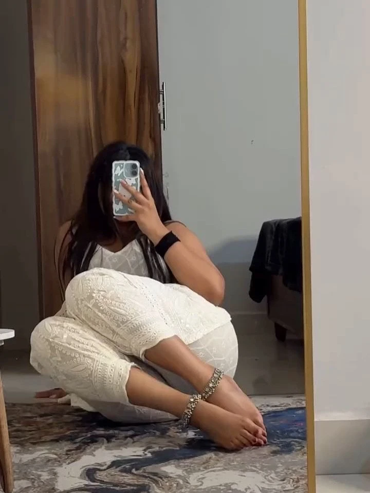 Kanishaka ( kannu ) – Indian escort in Hyderabad — 4 / 6