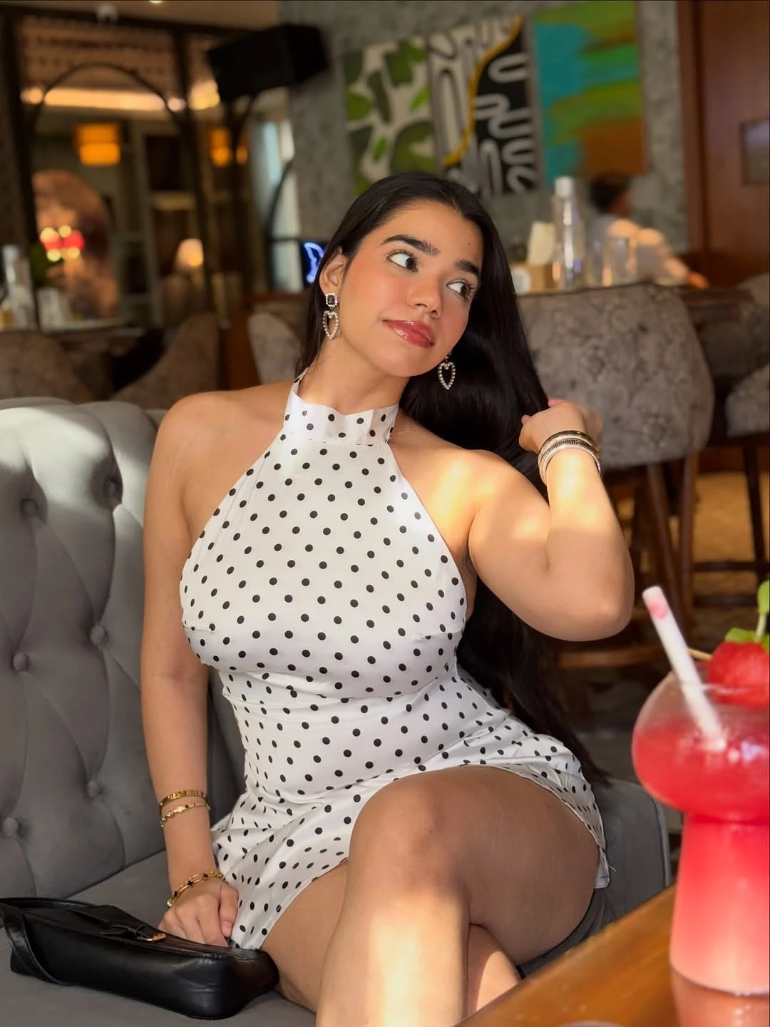 Ananya – Indian escort in Mumbai — 6 / 9